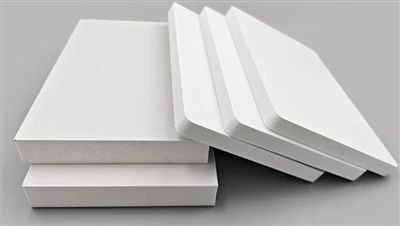 PVC กับ PET กับโพลีคาร์บอเนต: การเปรียบเทียบสามประการที่ PVC แพ้
